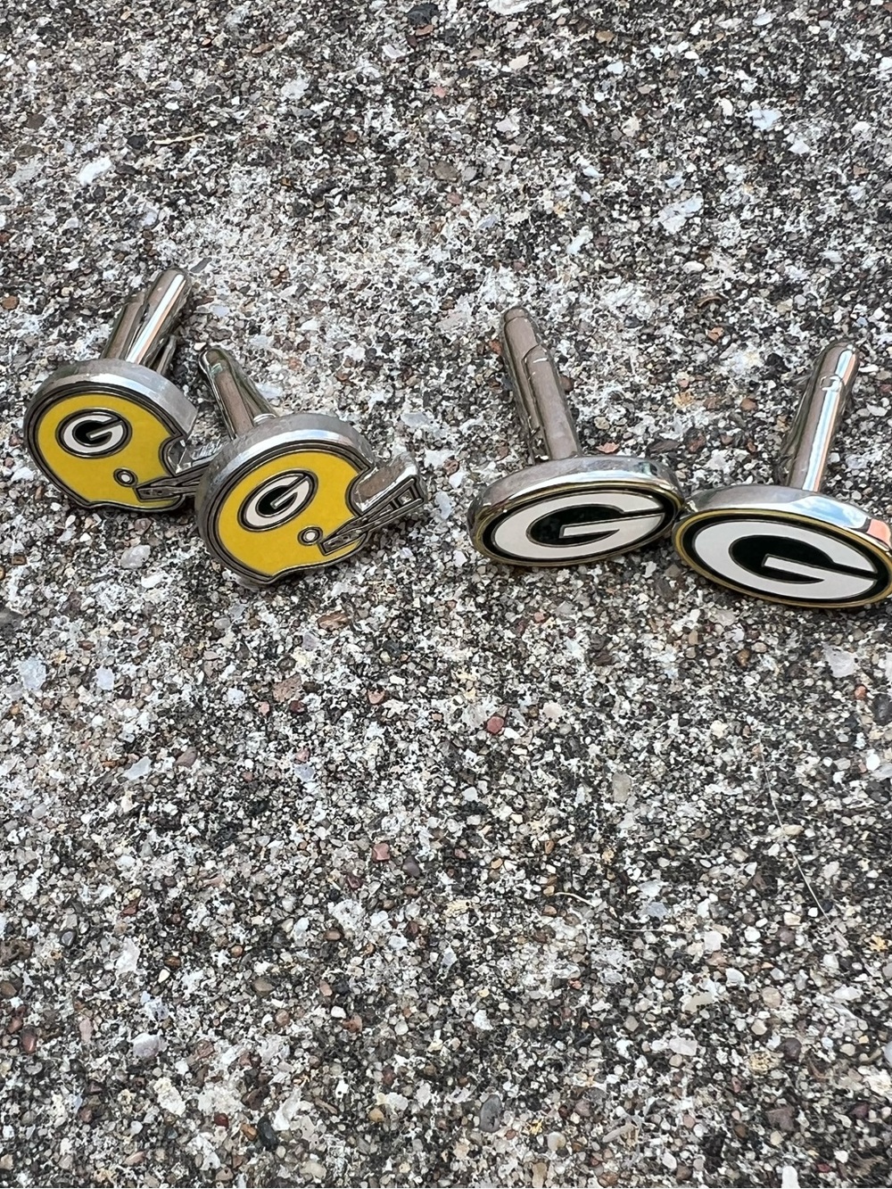 👗Green Bay Packers Cufflink Set with Team Helmet and Oval Logo